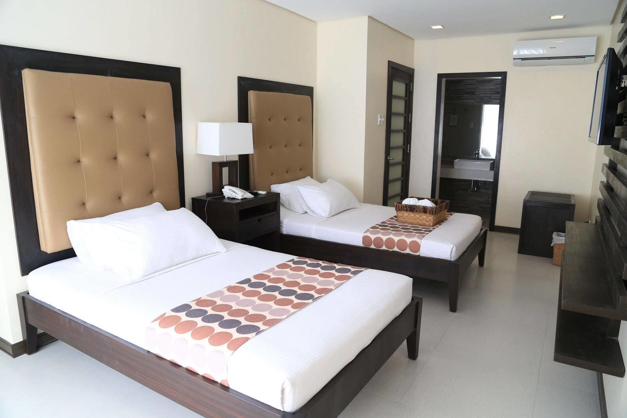 Puerto Del Sol Beach Resort And Hotel Club Bolinao Pangasinan Екстер'єр фото