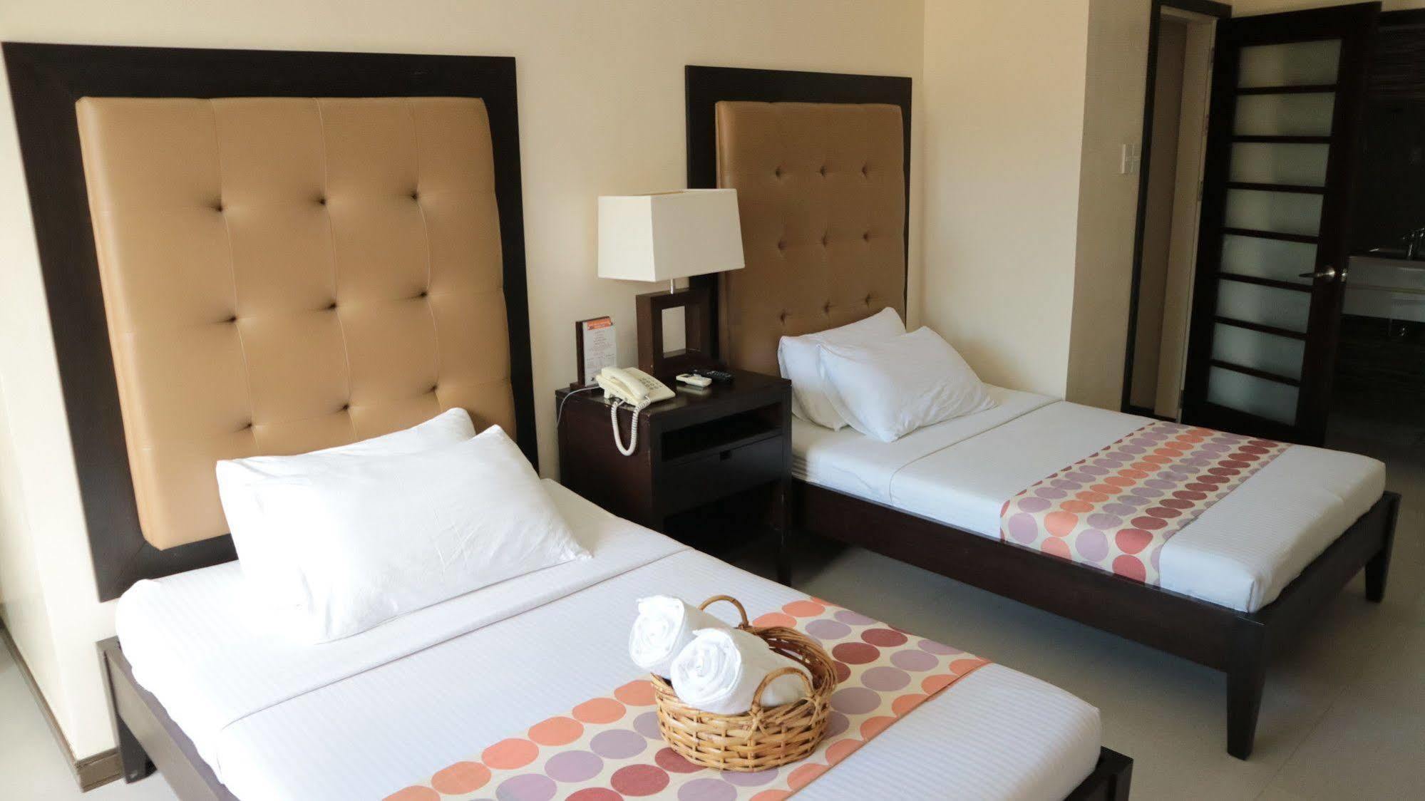 Puerto Del Sol Beach Resort And Hotel Club Bolinao Pangasinan Екстер'єр фото